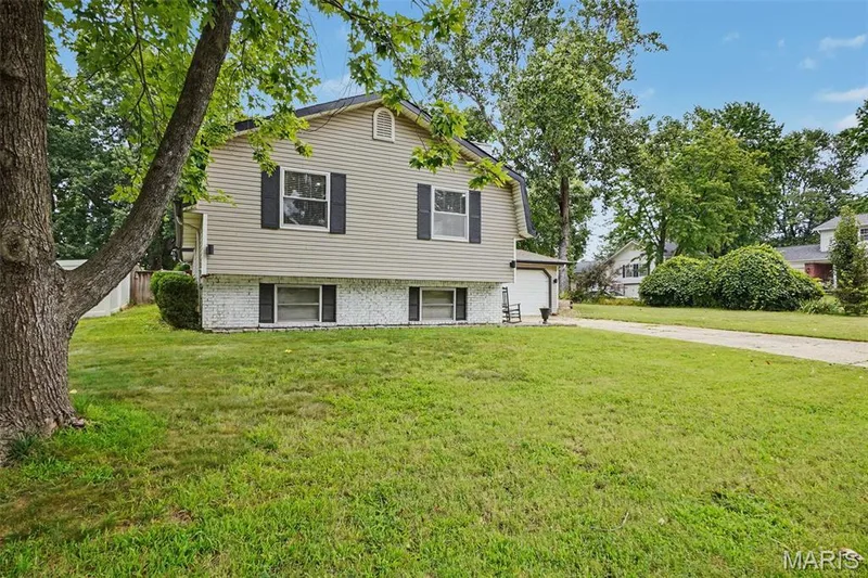 112 Sutters Mill Road, St Peters, MO 63376 — listing photo 1 of 28