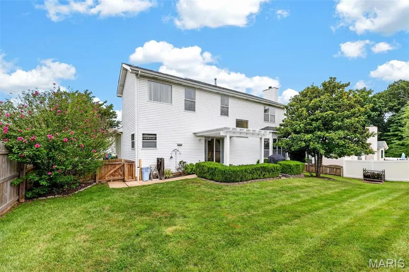 308 Copper Crest Court, St Charles, MO 63304 — listing photo 3 of 41