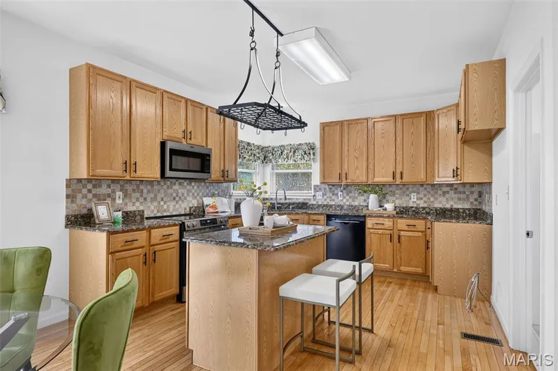 308 Copper Crest Court, St Charles, MO 63304 — listing photo 15 of 41