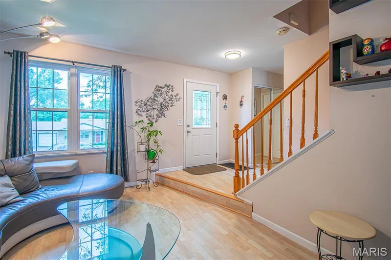 MAIN ENTRANCE - Entrance Foyer with mirror door Coat Closet . — 13261 COCHERO Drive, Chesterfield, MO 63141