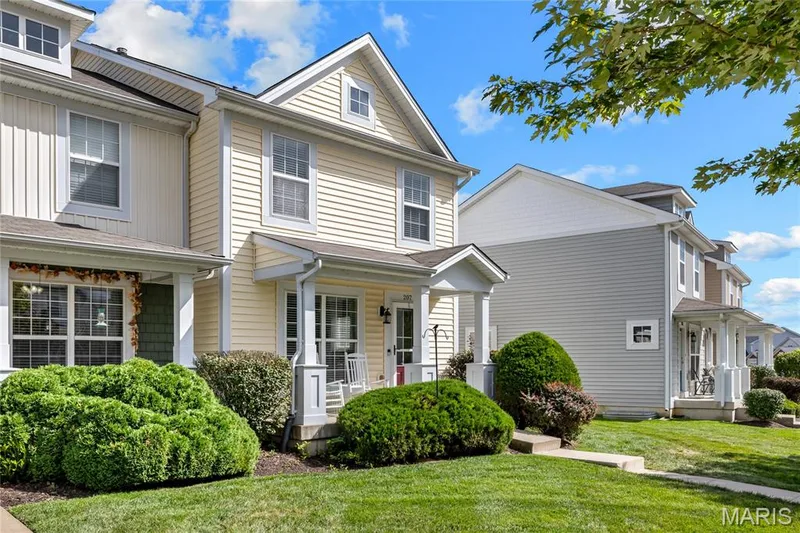207 Countryshire Drive, O'Fallon, MO 63367 — listing photo 2 of 3