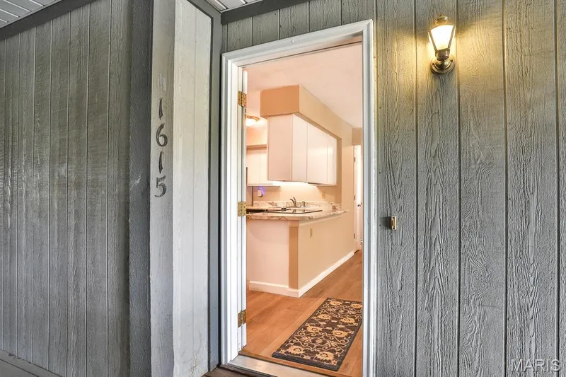 1615 Summergate Parkway #M, St Charles, MO 63303 — listing photo 4 of 26