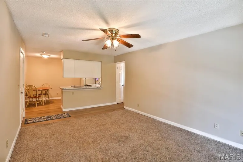 1615 Summergate Parkway #M, St Charles, MO 63303 — listing photo 6 of 26
