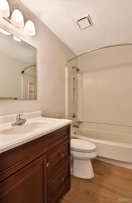 1615 Summergate Parkway #M, St Charles, MO 63303 — listing photo 18 of 26
