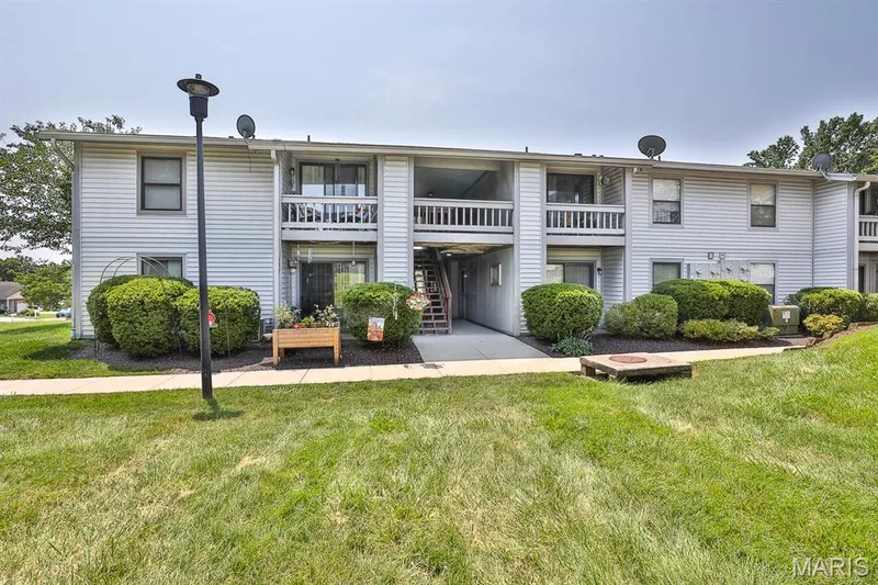 1615 Summergate Parkway #M, St Charles, MO 63303 — listing photo 20 of 26