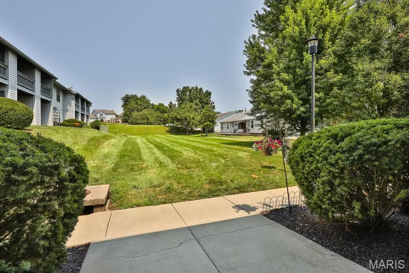 1615 Summergate Parkway #M, St Charles, MO 63303 — listing photo 21 of 26