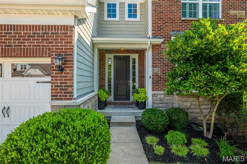 360 Willow Weald Path, Chesterfield, MO 63005 — listing photo 2 of 69