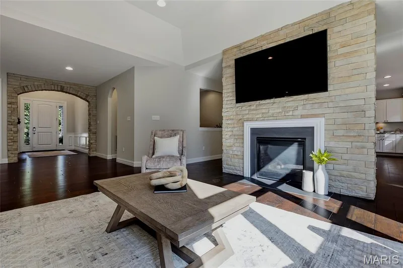 360 Willow Weald Path, Chesterfield, MO 63005 — listing photo 7 of 69