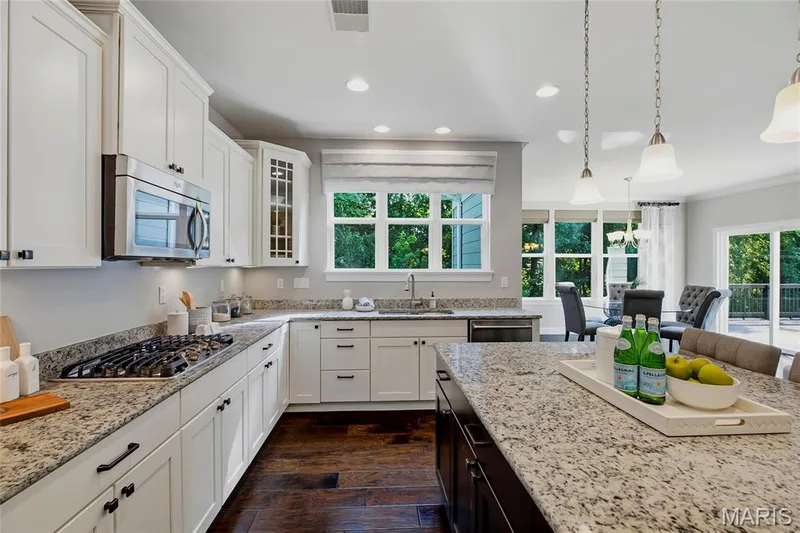 360 Willow Weald Path, Chesterfield, MO 63005 — listing photo 14 of 69