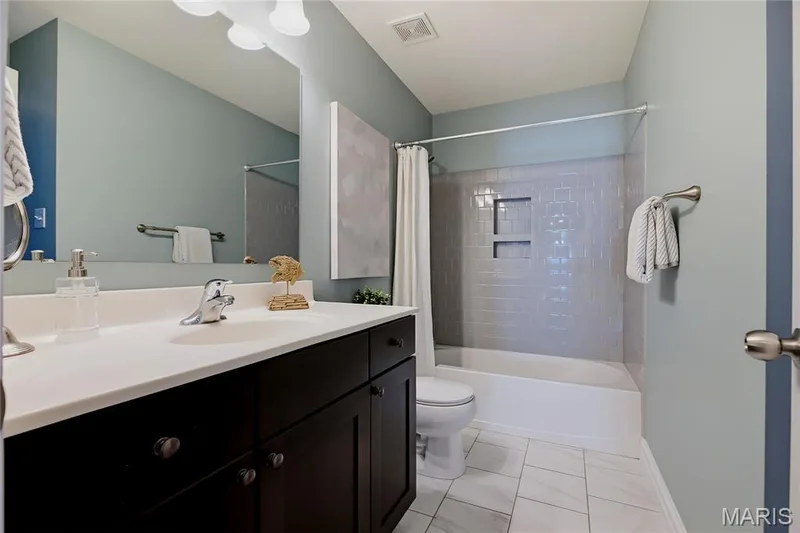 360 Willow Weald Path, Chesterfield, MO 63005 — listing photo 34 of 69