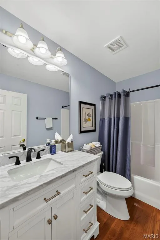 Guest bath on main level. — 306 Villa Tuscany Court #10B, O'Fallon, MO 63366