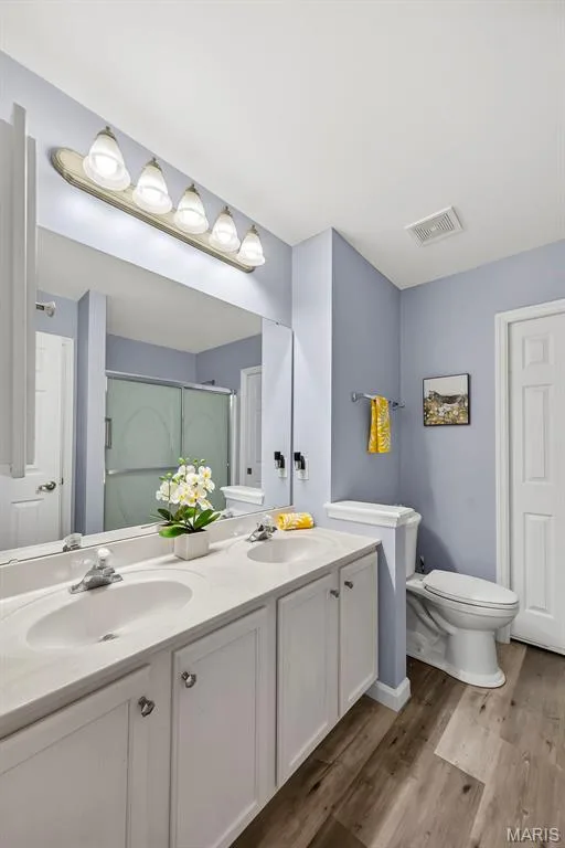 Primary bath with double bowl vanity & OS shower. — 306 Villa Tuscany Court #10B, O'Fallon, MO 63366