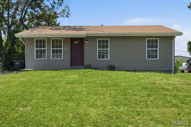 1444 Kathleen Drive, Wentzville, MO β listing photo 1