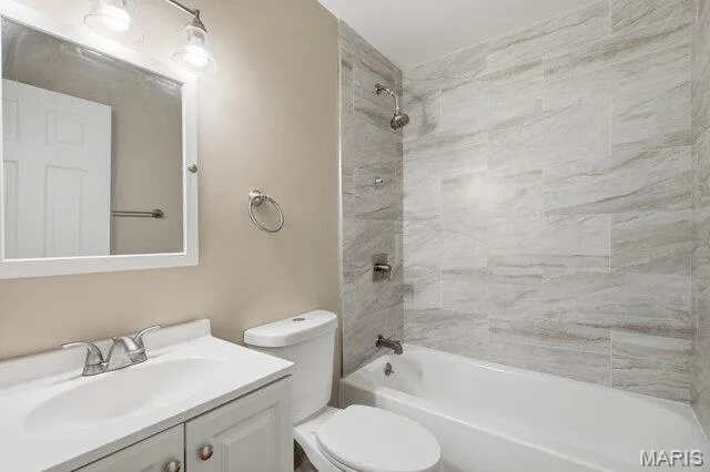 1444 Kathleen Drive, Wentzville, MO 63385 — listing photo 5 of 26