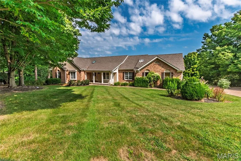 Front Yard — 17507 Summit View Place Cove, Glencoe, MO 63038