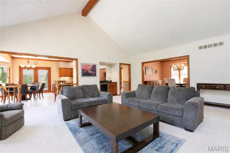 Open floor plan, great for entertaining. — 17507 Summit View Place Cove, Glencoe, MO 63038