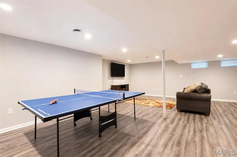 Neutral color pallet, very large space. — 17507 Summit View Place Cove, Glencoe, MO 63038
