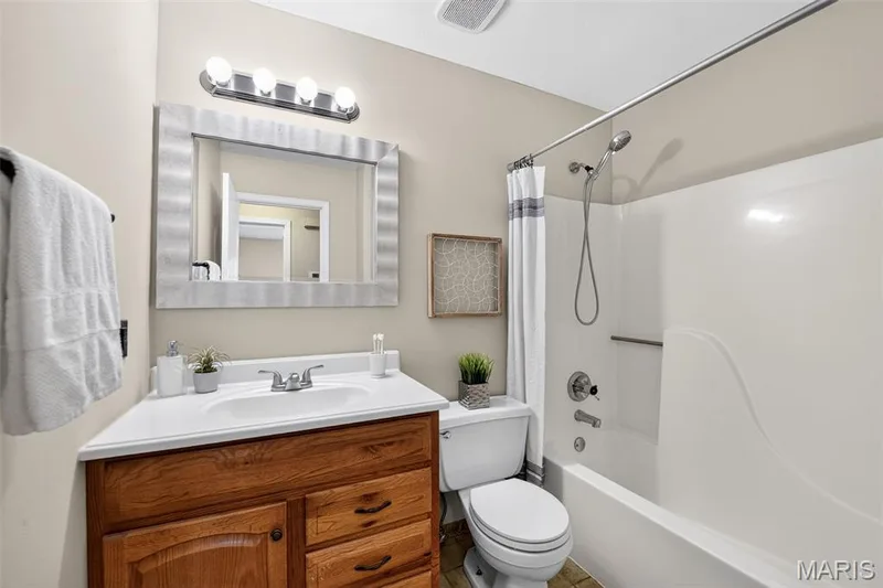 Fresh guest bathroom on the main floor — 582 Prentice Drive, St Peters, MO 63376