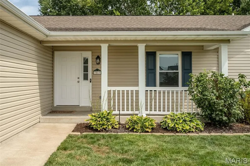 7567 Cinnamon Teal Drive, O'Fallon, MO 63368 — listing photo 2 of 43