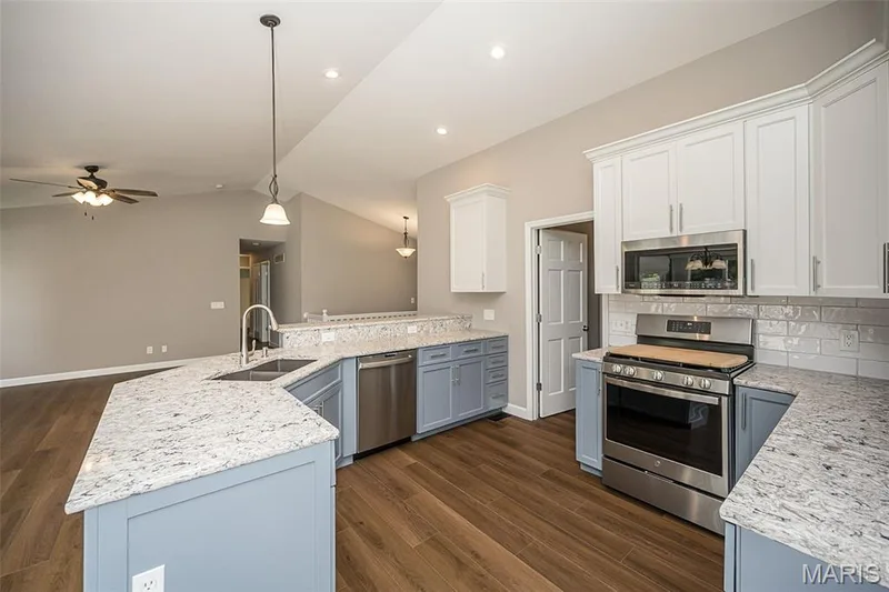 7567 Cinnamon Teal Drive, O'Fallon, MO 63368 — listing photo 15 of 43