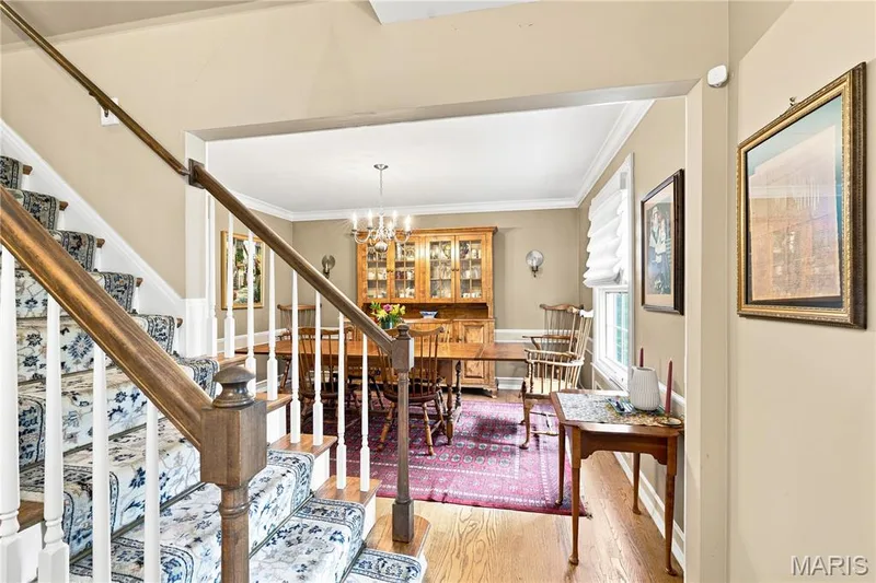 Entry looking into Dining Room — 505 Richley Drive, Chesterfield, MO 63017