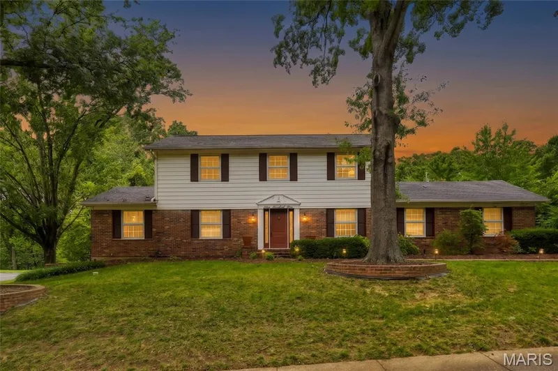 Welcome Home! — 505 Richley Drive, Chesterfield, MO 63017