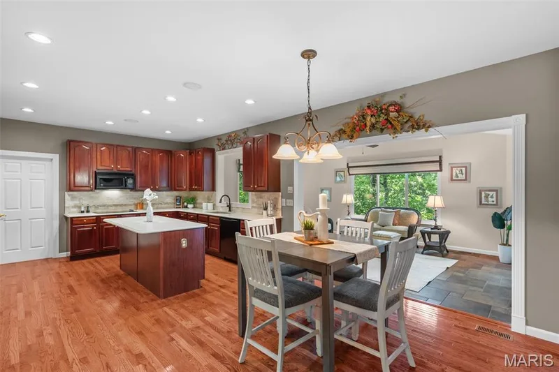 991 Sheffield Forest Court, Wildwood, MO 63021 — listing photo 17 of 62