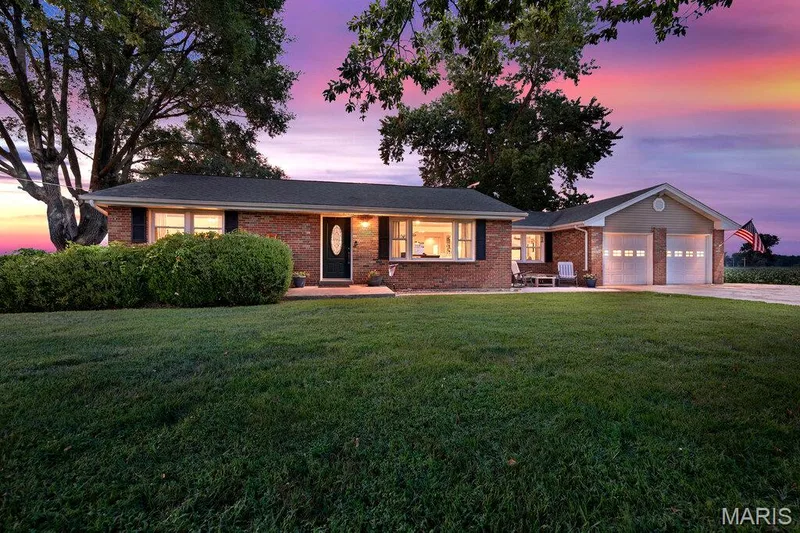 4915 Tower Line Road, St Charles, MO 63301 — listing photo 7 of 41