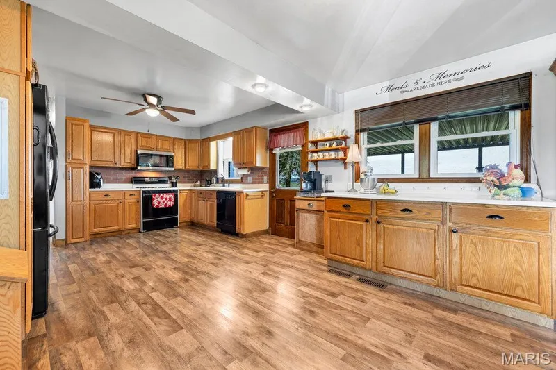 4915 Tower Line Road, St Charles, MO 63301 — listing photo 14 of 41