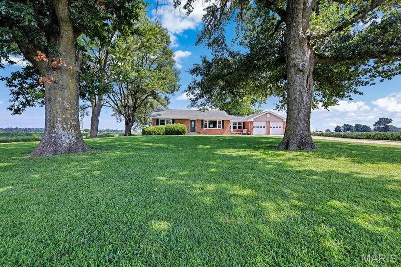 4915 Tower Line Road, St Charles, MO 63301 — listing photo 4 of 41