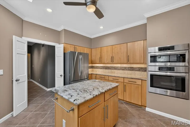 14620 Timberlake Manor Court, Chesterfield, MO 63017 — listing photo 15 of 64