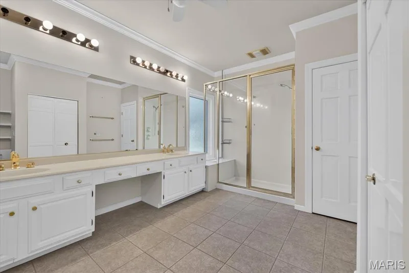 14620 Timberlake Manor Court, Chesterfield, MO 63017 — listing photo 22 of 64