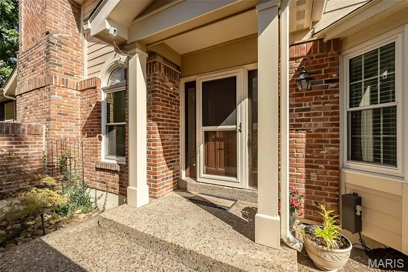 14620 Timberlake Manor Court, Chesterfield, MO 63017 — listing photo 3 of 83