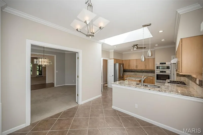 14620 Timberlake Manor Court, Chesterfield, MO 63017 — listing photo 18 of 83