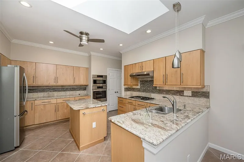 14620 Timberlake Manor Court, Chesterfield, MO 63017 — listing photo 19 of 83