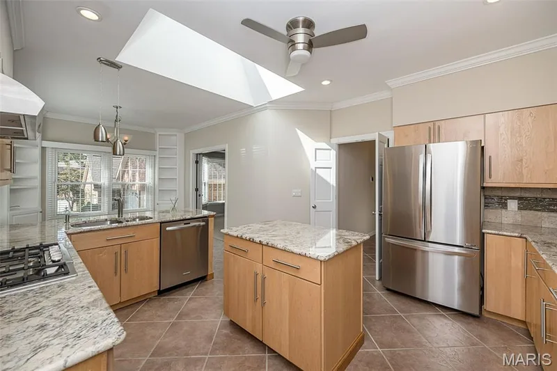 14620 Timberlake Manor Court, Chesterfield, MO 63017 — listing photo 20 of 83