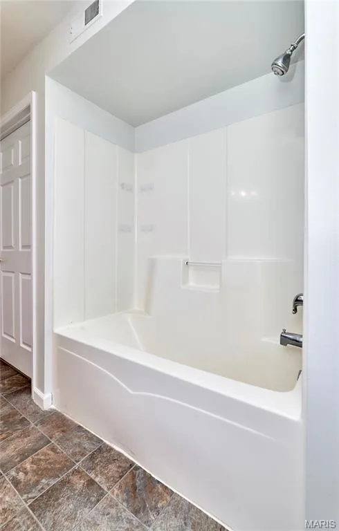 7101 Spring Creek Lane, O'Fallon, MO 63368 — listing photo 39 of 41