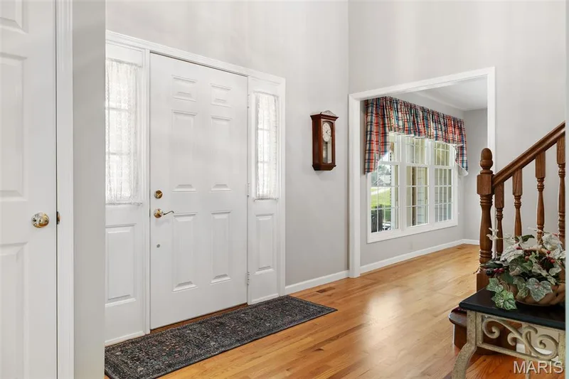 3523 Brookwood Circle, St Charles, MO 63301 — listing photo 2 of 32