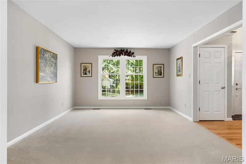 3523 Brookwood Circle, St Charles, MO 63301 — listing photo 4 of 32