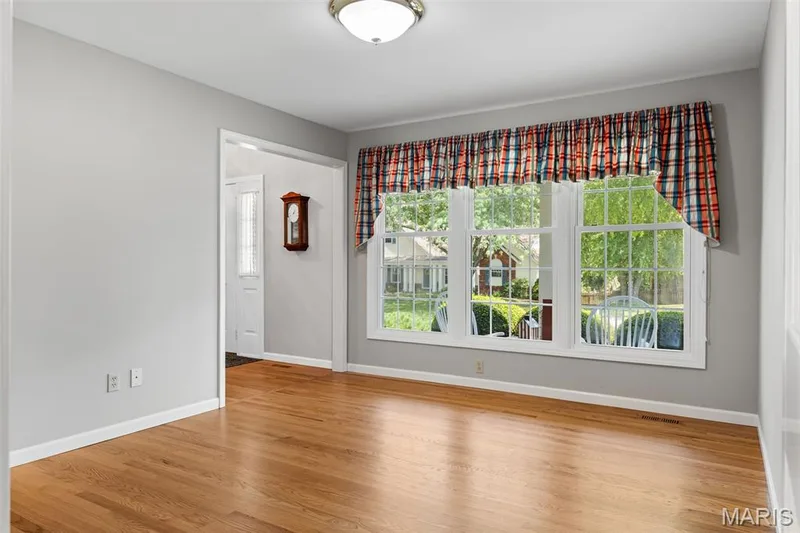 3523 Brookwood Circle, St Charles, MO 63301 — listing photo 5 of 32