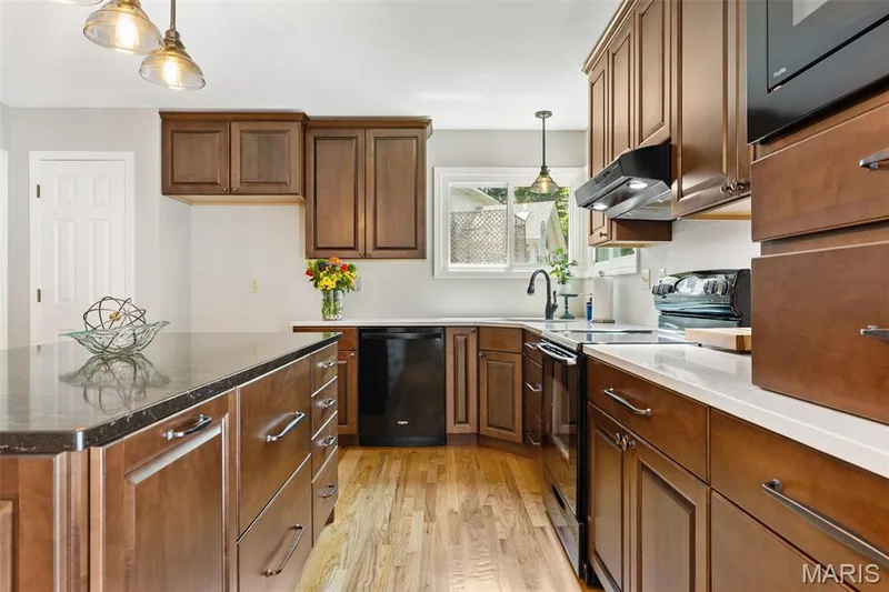 3523 Brookwood Circle, St Charles, MO 63301 — listing photo 12 of 32
