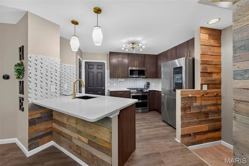 Kitchen Open to the Great Room — 2322 Wills Hollow Drive, St Peters, MO 63376