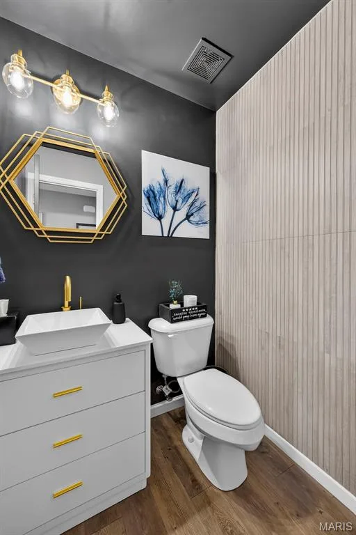 Main Floor Powder Room — 2322 Wills Hollow Drive, St Peters, MO 63376
