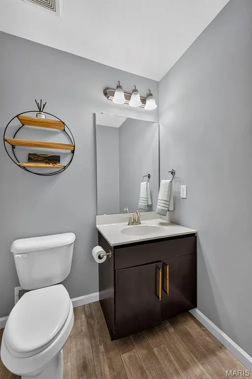 Secondary Bath with Tub/Shower — 2322 Wills Hollow Drive, St Peters, MO 63376