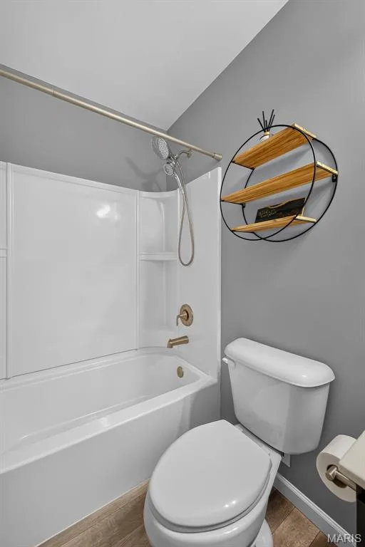 Secondary Bath with Tub/Shower — 2322 Wills Hollow Drive, St Peters, MO 63376