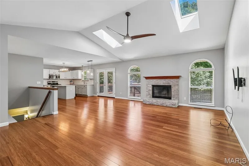 25 Folk Art Court, O'Fallon, MO 63366 — listing photo 2 of 38