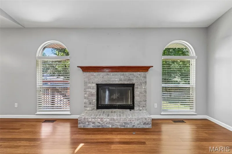 25 Folk Art Court, O'Fallon, MO 63366 — listing photo 3 of 38