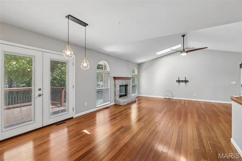 25 Folk Art Court, O'Fallon, MO 63366 — listing photo 4 of 38