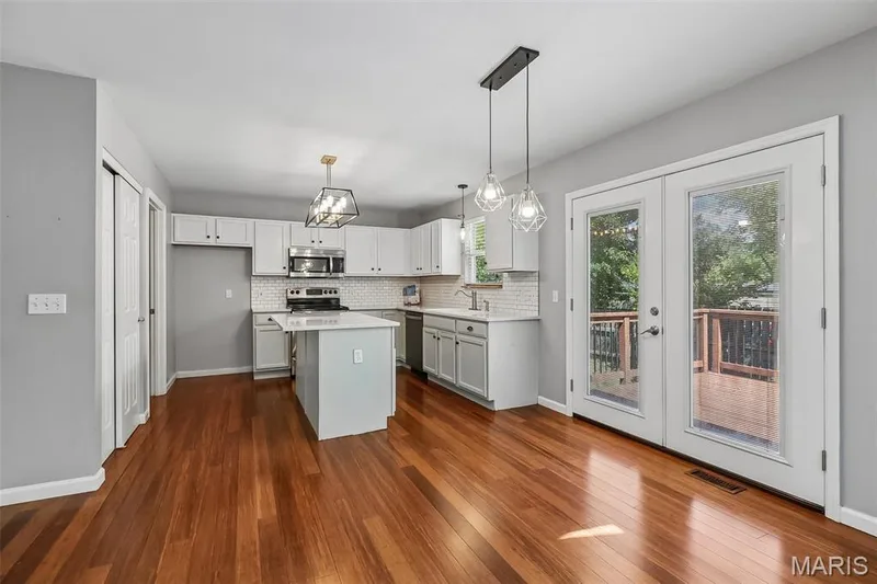 25 Folk Art Court, O'Fallon, MO 63366 — listing photo 5 of 38