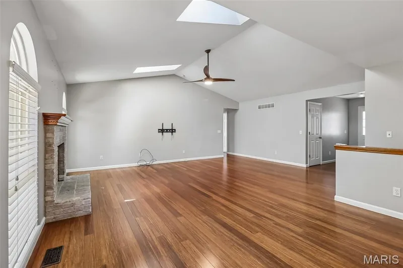 25 Folk Art Court, O'Fallon, MO 63366 — listing photo 7 of 38